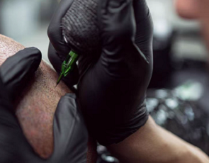 贵阳纹发的色点是怎样实现与头发自然融合的? 贵阳纹发的色点是怎样实现与头发自然融合的?